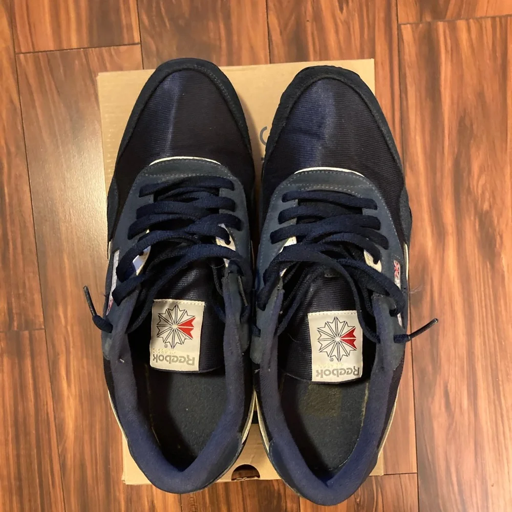 Mens Reebok Classics - Picture 5 of 8